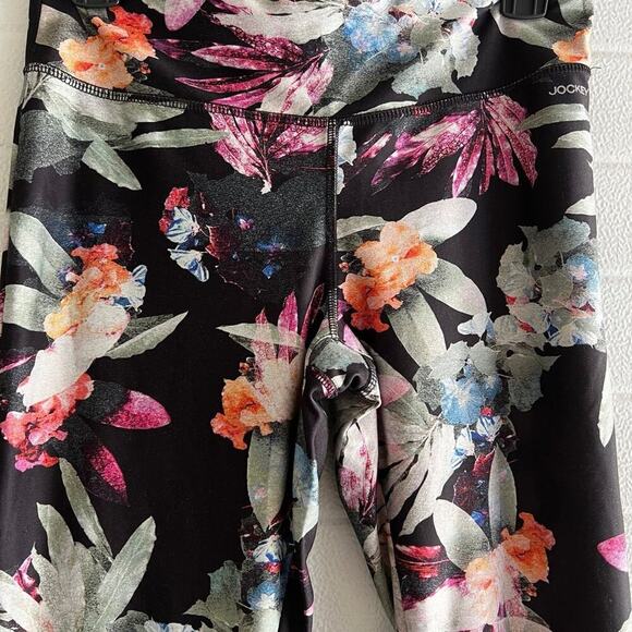 JOCKEY leggings, women's size S, botanical print on black, Capri - Picture 3 of 6